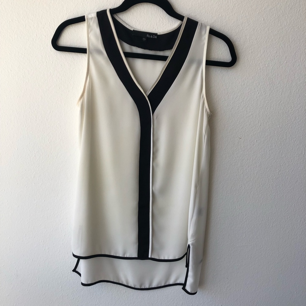 Sleeveless blouse in ⚫️&⚪️